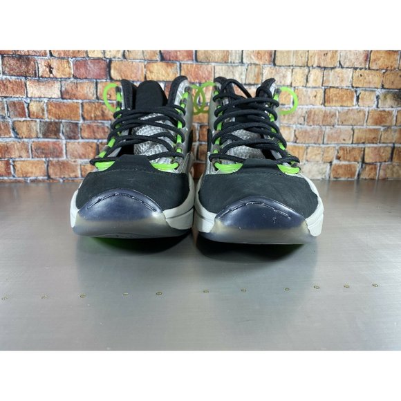 Size 9.5 - Reebok Question Mid x Illumination's Minions Gru's Lab 2020 - Picture 2 of 7